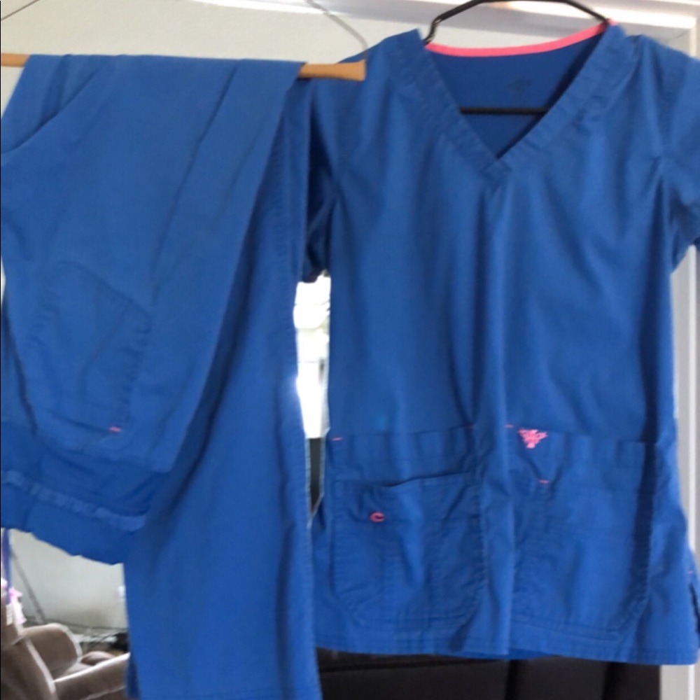 Med Couture scrub set